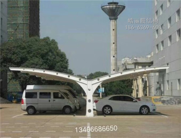 聊城職高膜結(jié)構(gòu)車(chē)棚